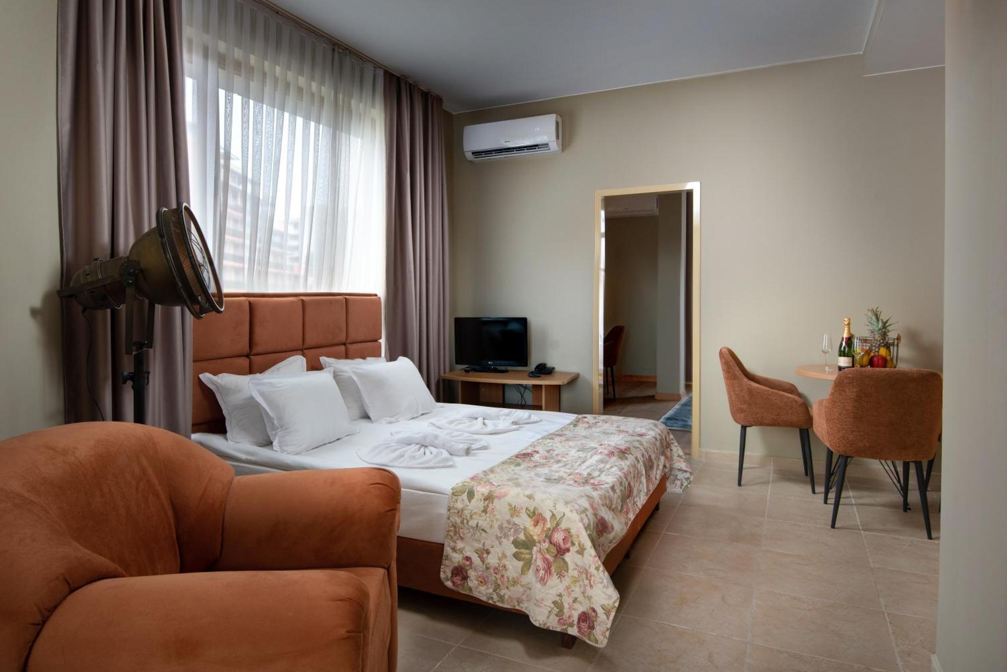 Hotel Avenue Napospart Kültér fotó