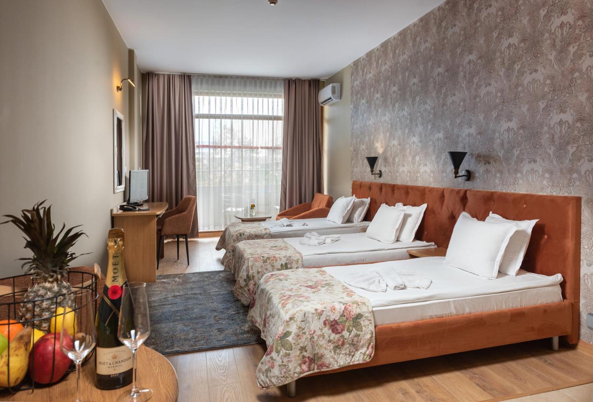 Hotel Avenue Napospart Kültér fotó