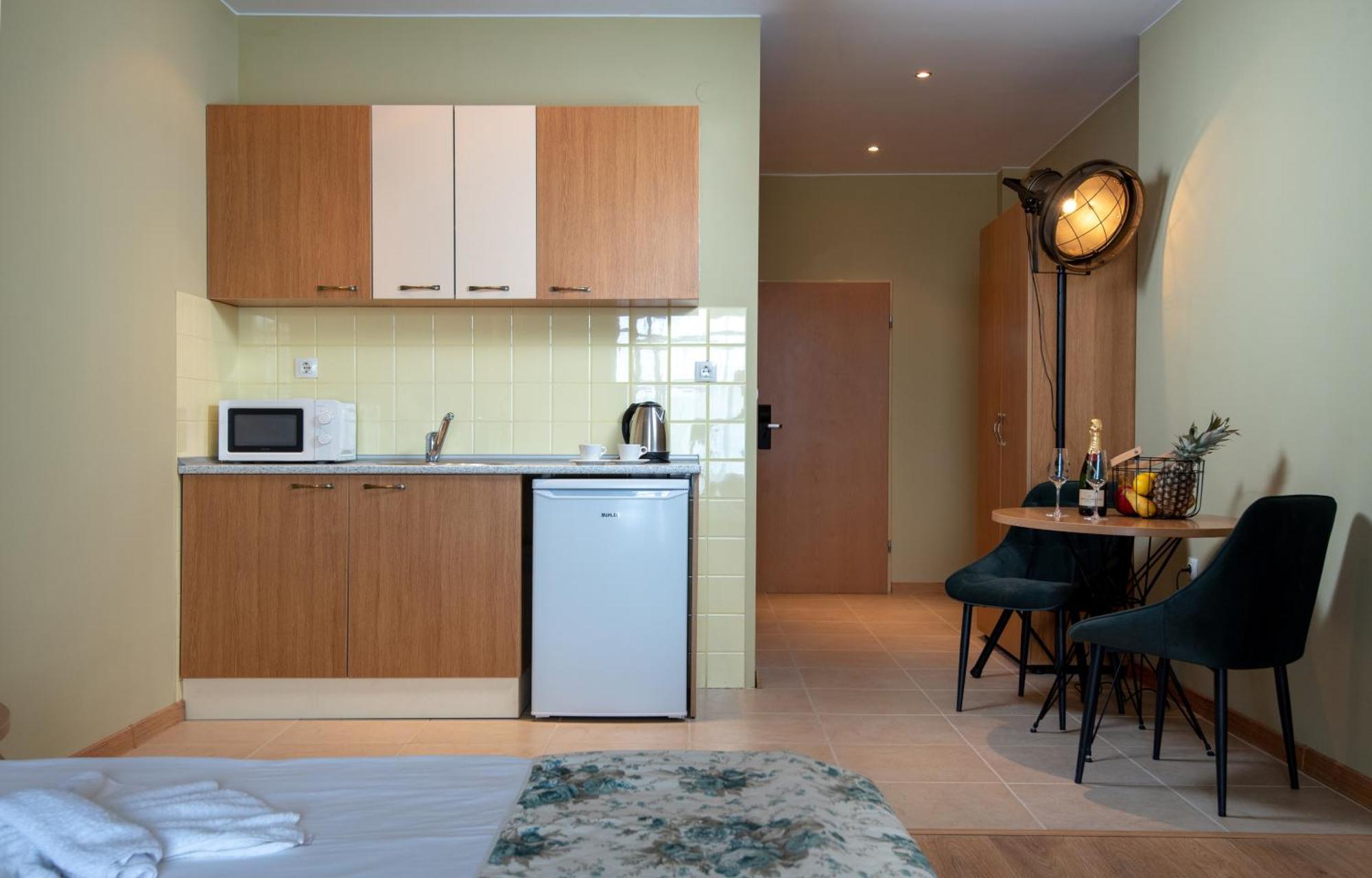 Hotel Avenue Napospart Kültér fotó